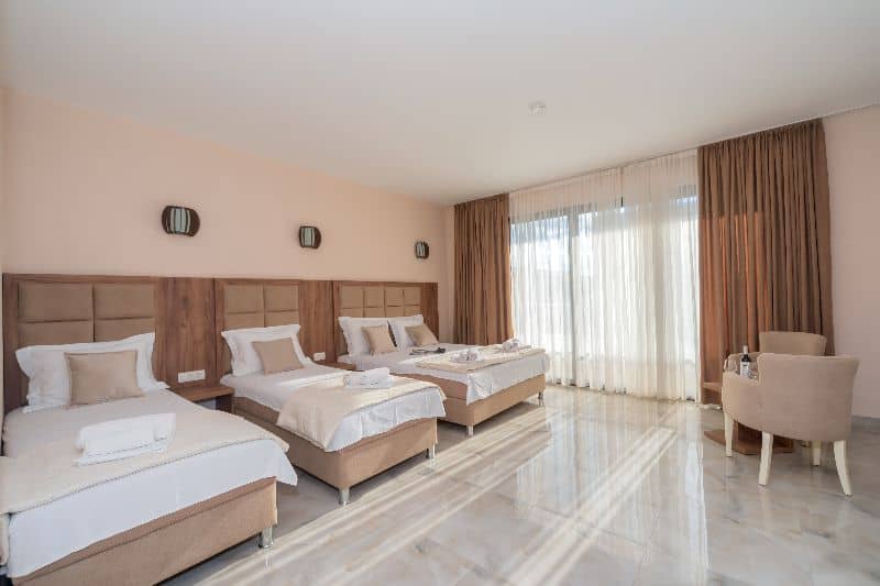 Hotel Studio Apartmani Lara Lux