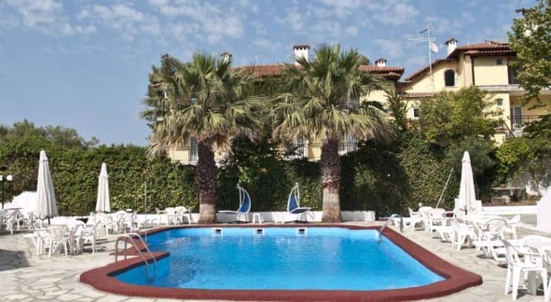 Hotel Theo Bungalovi