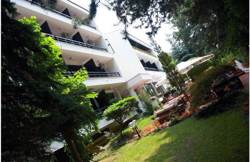 Hotel Pela