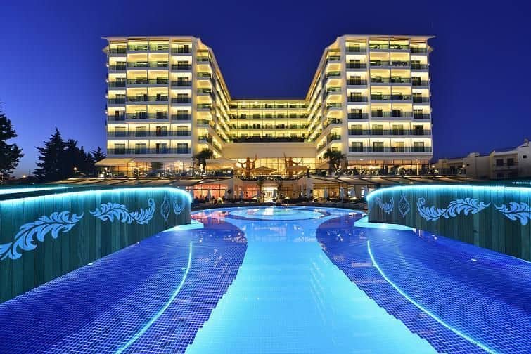 Hotel Azura Deluxe Resort & Spa