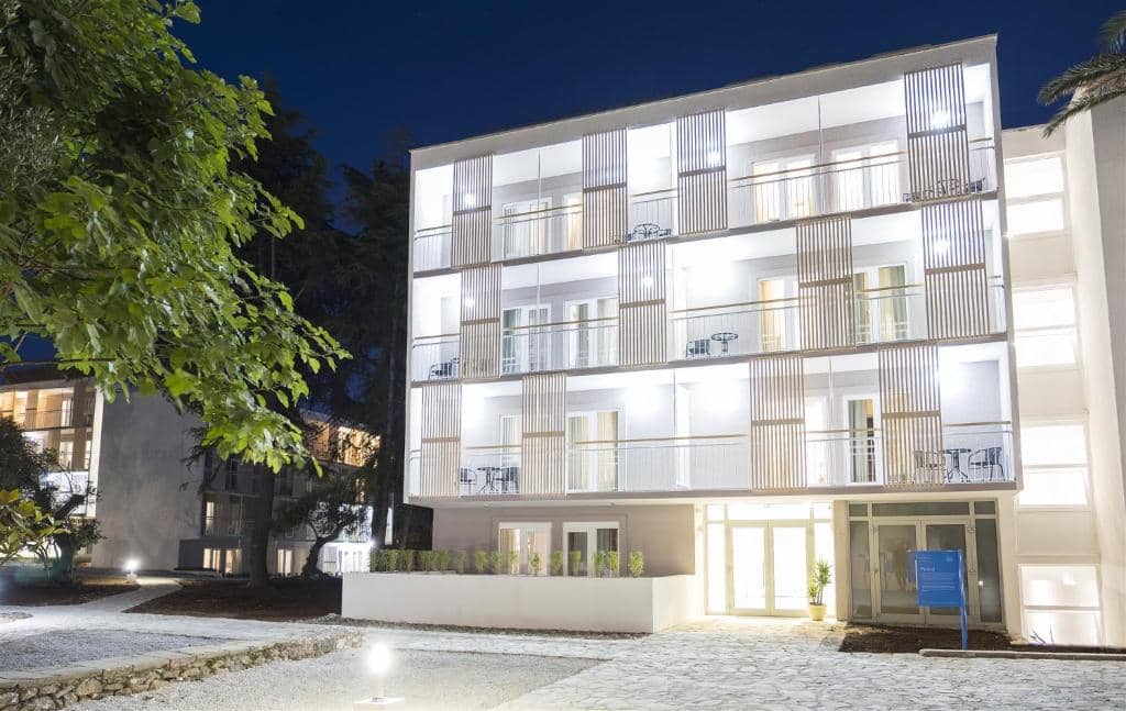Hotel Port 9 Resort