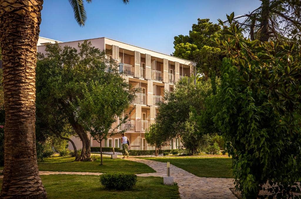 Hotel Port 9 Resort