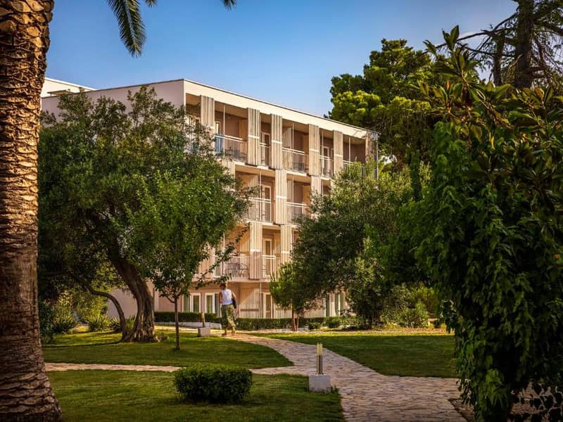 Hotel Port 9 Resort