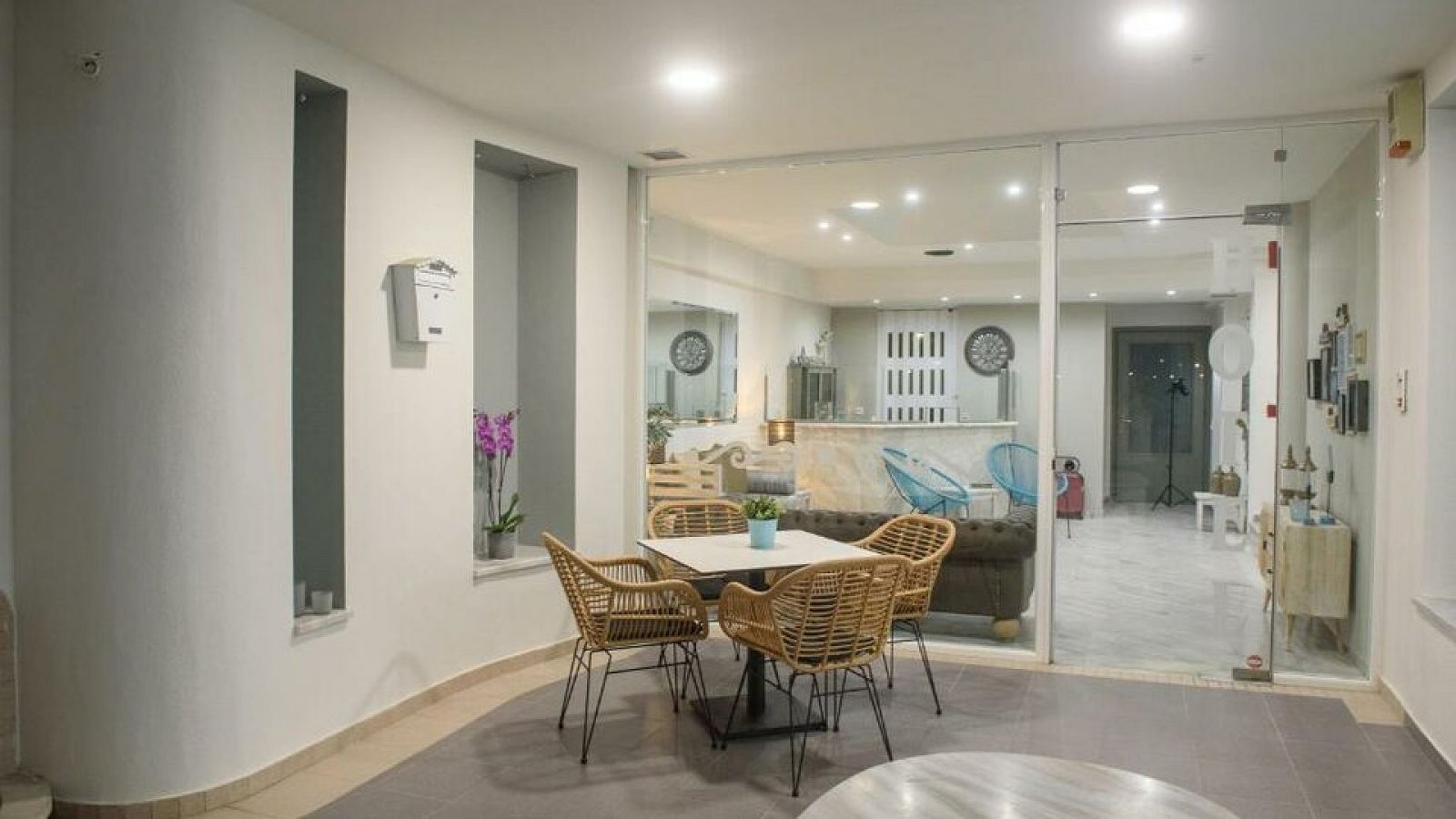 Hotel Aqua Beachfront