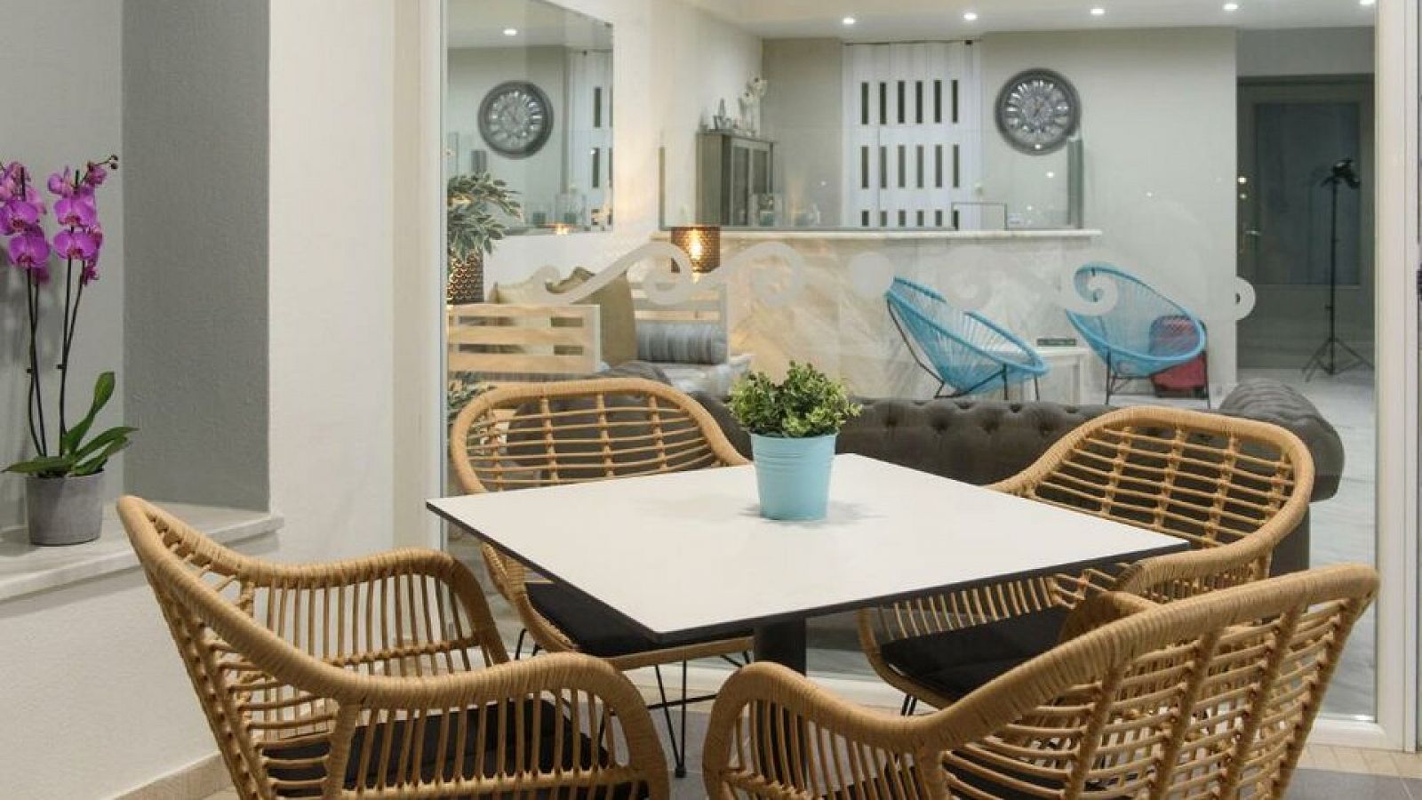 Hotel Aqua Beachfront