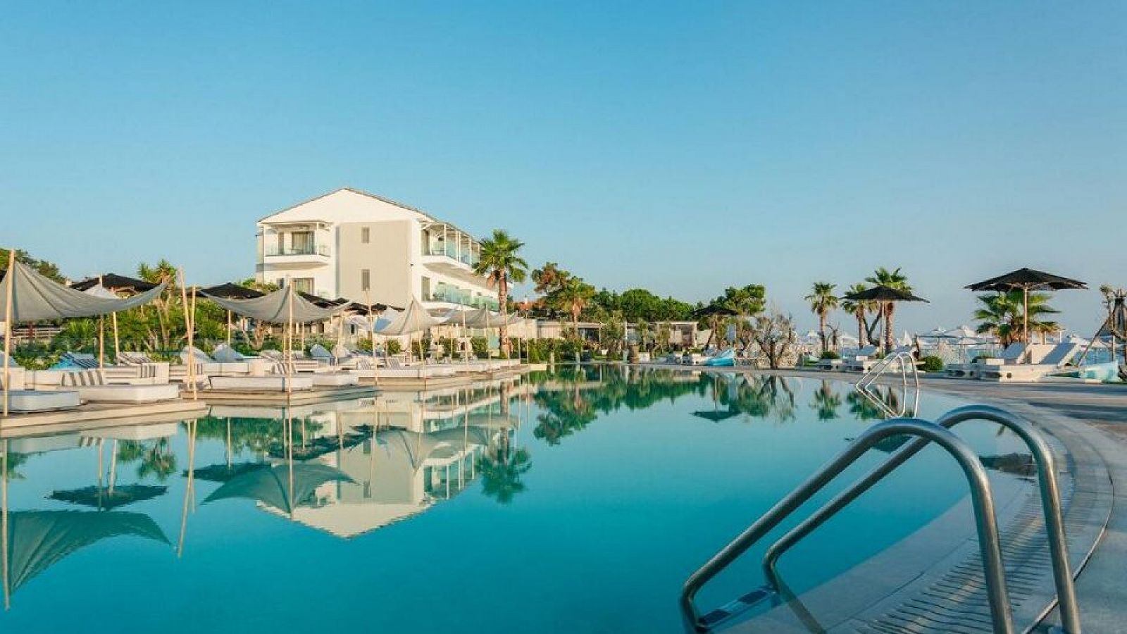 Vila Blue Carpet Luxury Suites