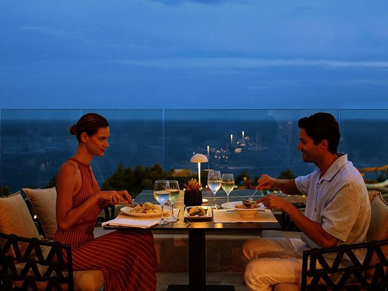 Hotel Zeus Eleva Ajul
