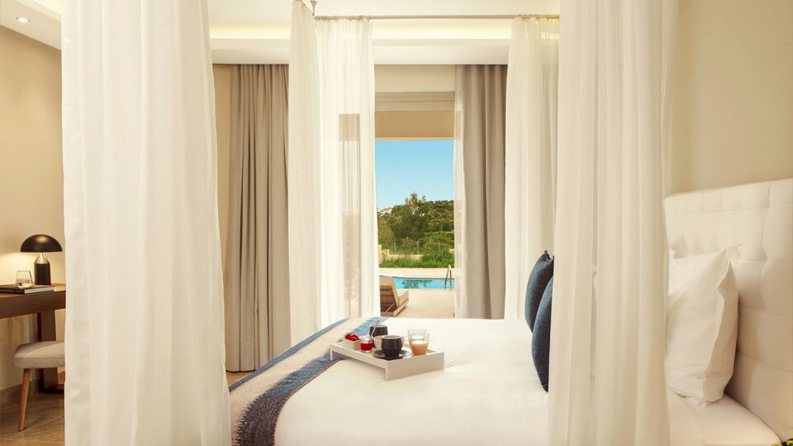 Hotel Zeus Eleva Ajul