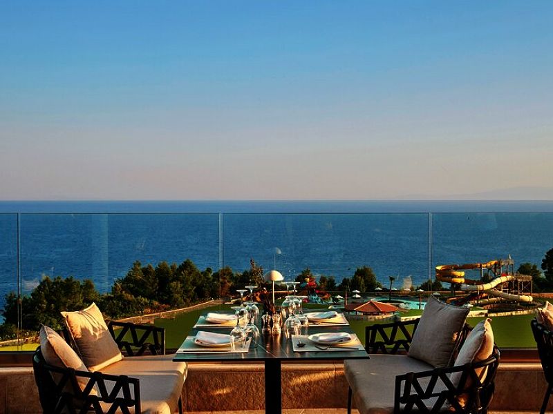 Hotel Zeus Eleva Ajul