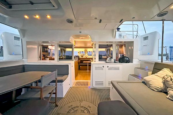 Lagoon 450 Fly - Black Duck - 4