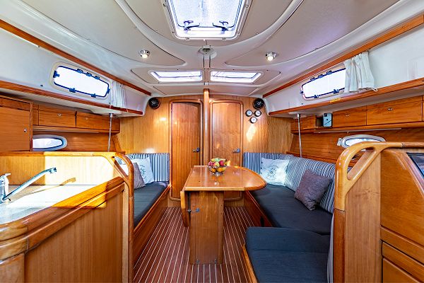 Bavaria 37 Cruiser - Funky - 3