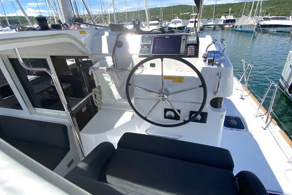 Lagoon 40 - Sunset - 4