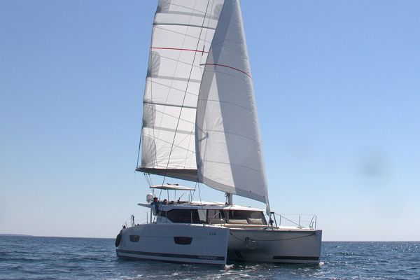 Fountaine Pajot Lucia 40 - Luna Rossa II - 7