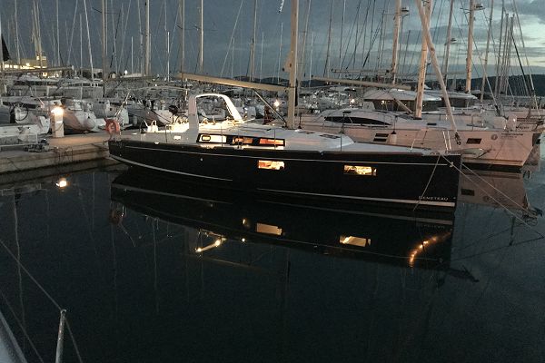 Beneteau Oceanis 38.1 - Baby Dory