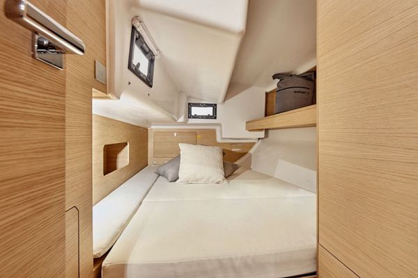 Elan E4 - London - 8