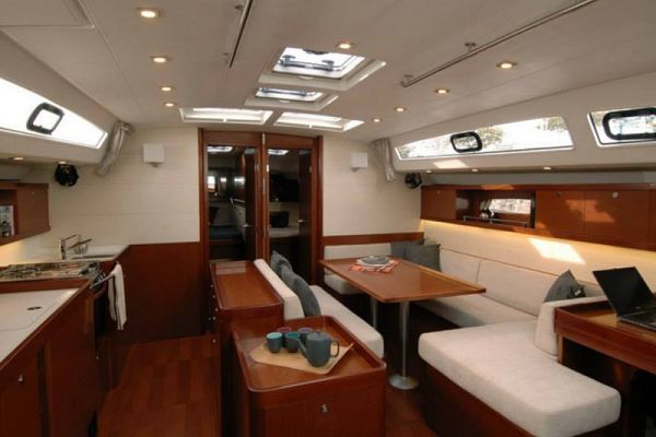 Beneteau Oceanis 50 Family - Flying Colours - 3