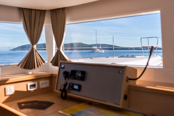 Lagoon 450 Fly - BLUE BERRY  - 7