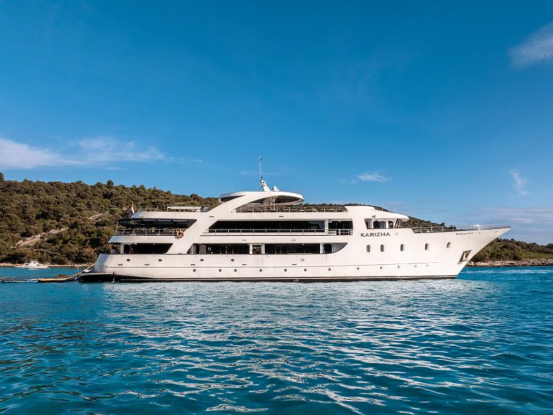 Motoryacht - Karizma