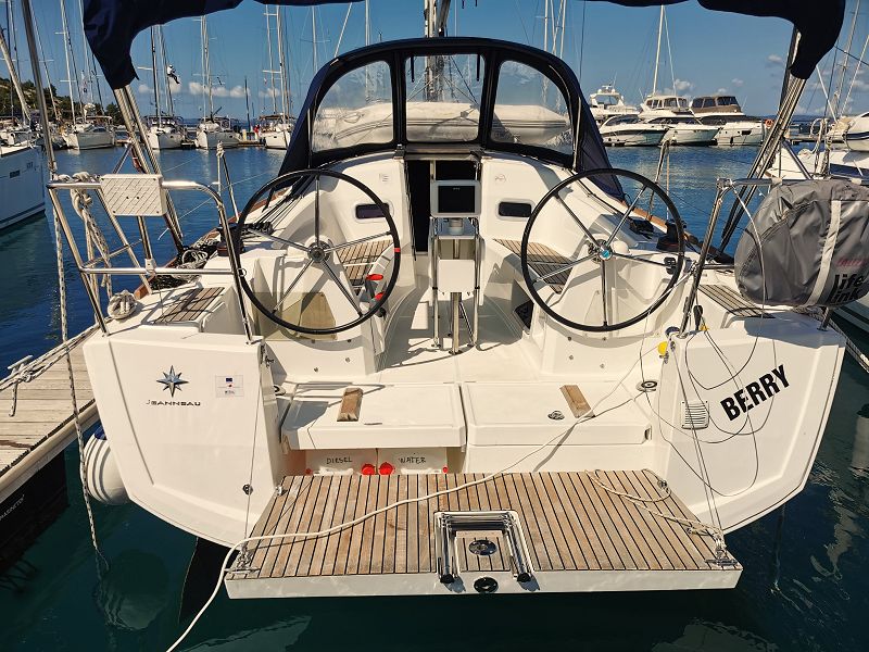Jeanneau Sun Odyssey 349 - Berry