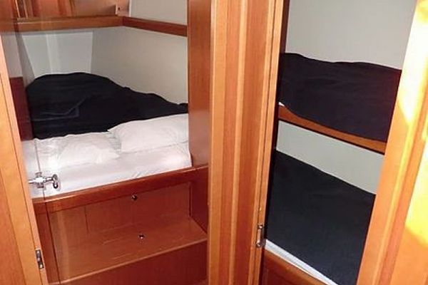 Beneteau Oceanis 43 - Magnolia - 8