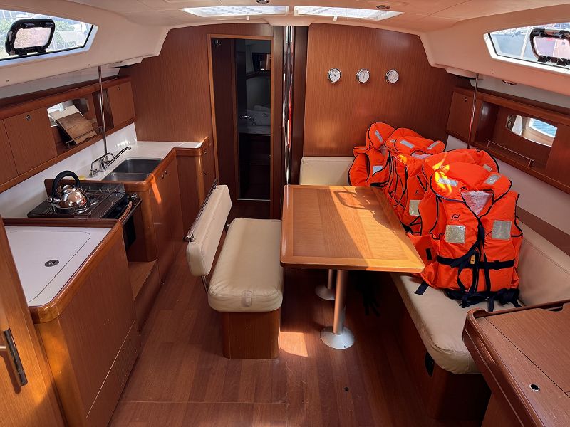 Beneteau Oceanis 43 - Magnolia - 5