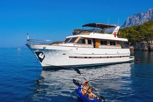Motoryacht - Custom Blanka