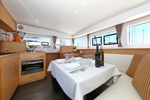 Lagoon 39 - GIN TONIC - 3