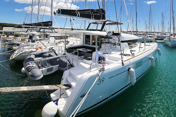 Lagoon 39 - GIN TONIC - 6