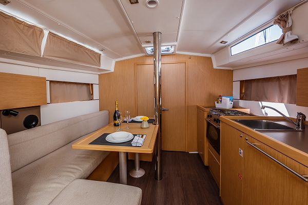 Beneteau Oceanis 38.1 - Pleasure - 3