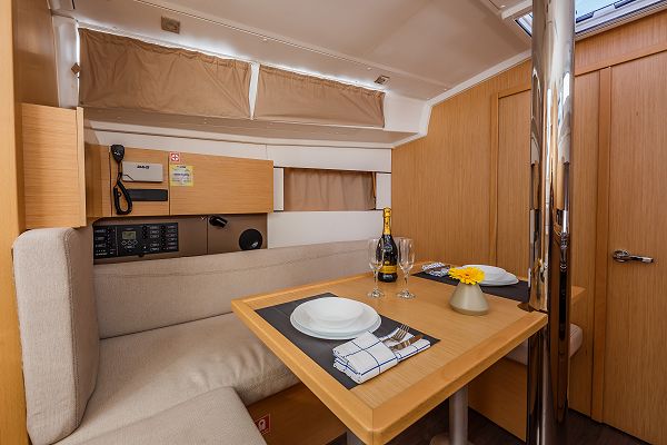 Beneteau Oceanis 38.1 - Pleasure - 5