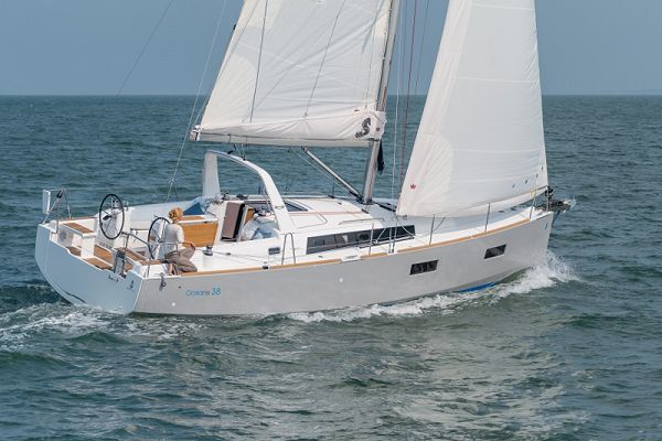 Beneteau Oceanis 38.1 - Ceja - 2