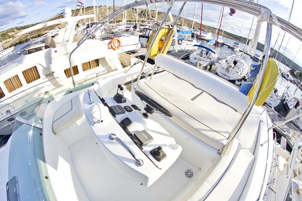 Lagoon Power 43 - Perseus 1 - 3