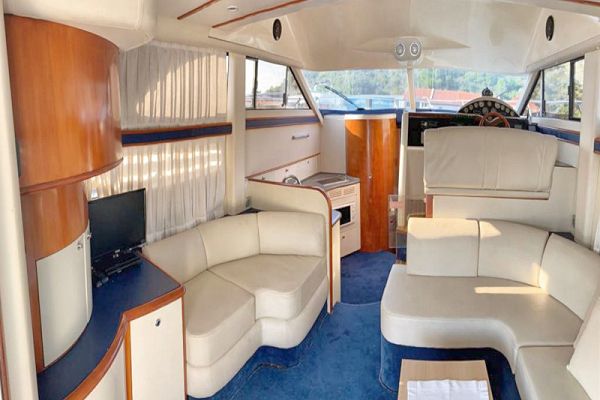 Fairline Boats Fairlane Phantom 40 - Julia - 3