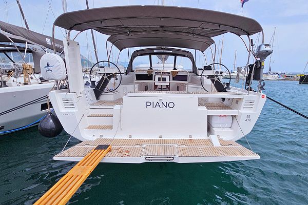 Dufour 470 - Piano - 1