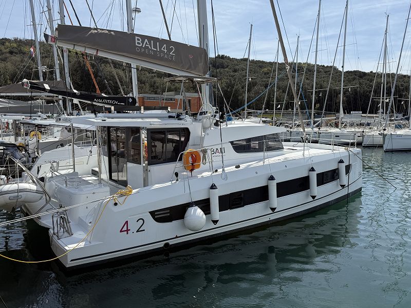 Bali 4.2 - La Luna 77 - 1