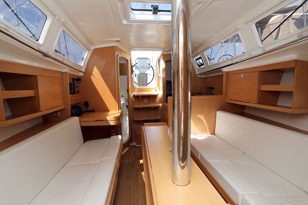 Jeanneau Sun Odyssey 319 - Spider Kiss - 8