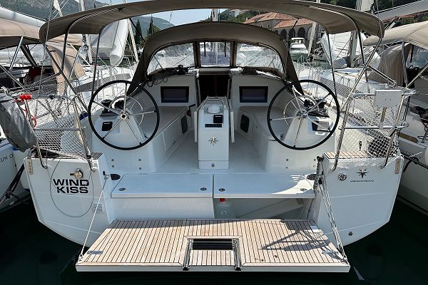 Jeanneau Sun Odyssey 410 - Wind Kiss - 2