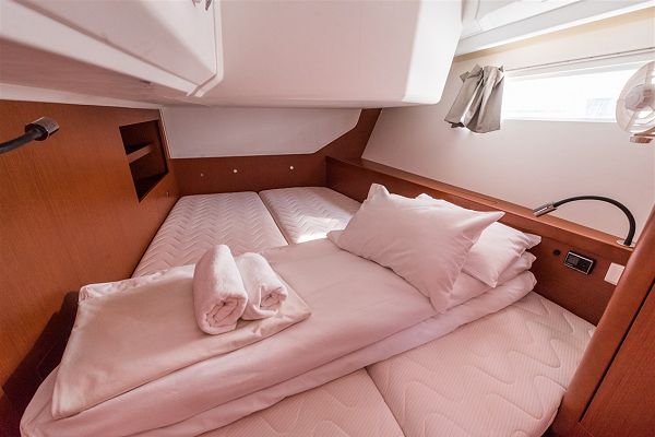 Beneteau Oceanis 45 - MOBULA ONE - 4