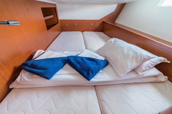 Beneteau Oceanis 45 - ZOA - 8