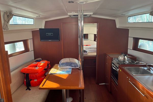 Beneteau Oceanis 38.1 - SAILOR MERCURY - 3