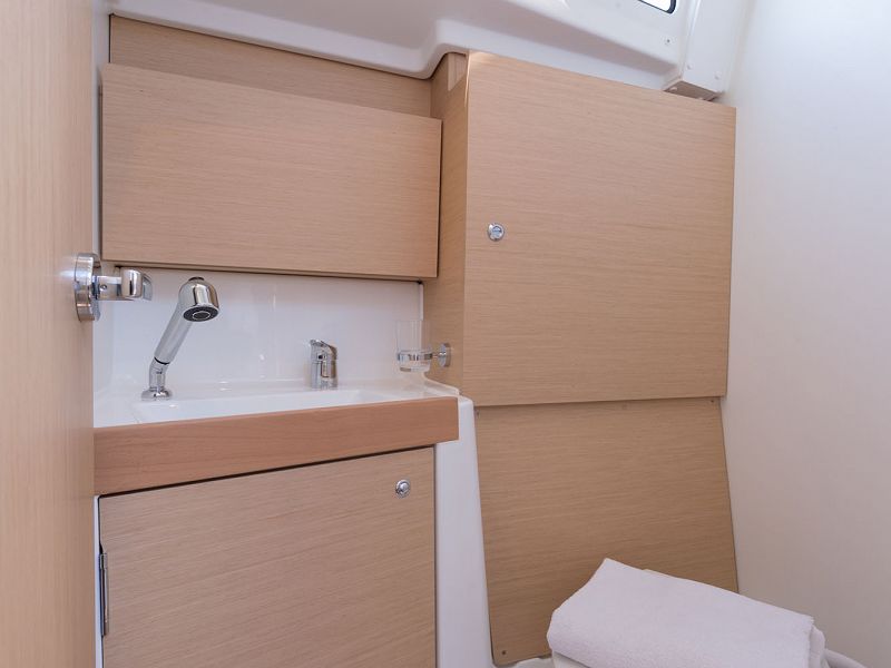Beneteau Oceanis 38.1 - TEODORA - 8