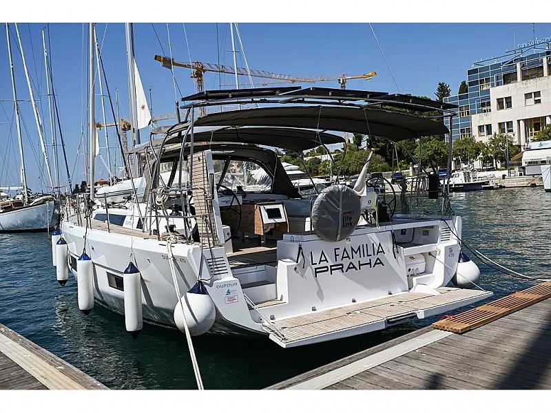 Dufour 470 - LA FAMILIA