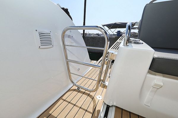 Beneteau Antares 9 OB - Freeya - 6