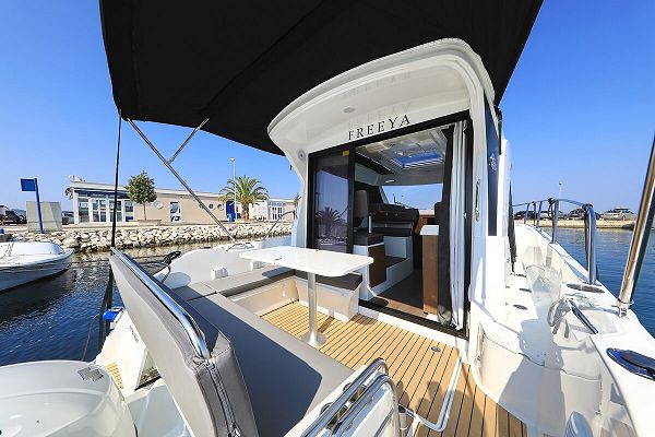 Beneteau Antares 9 OB - Freeya - 7