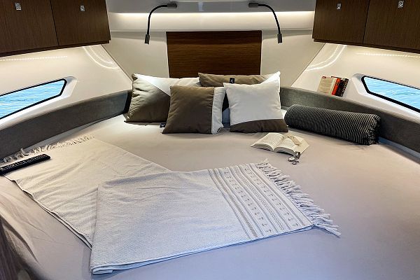 Beneteau Antares 9 OB - ARYA - 4