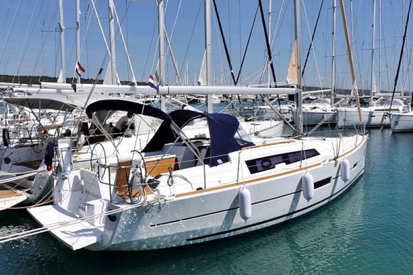 Dufour 382 Grand Large - LOUISE - 5