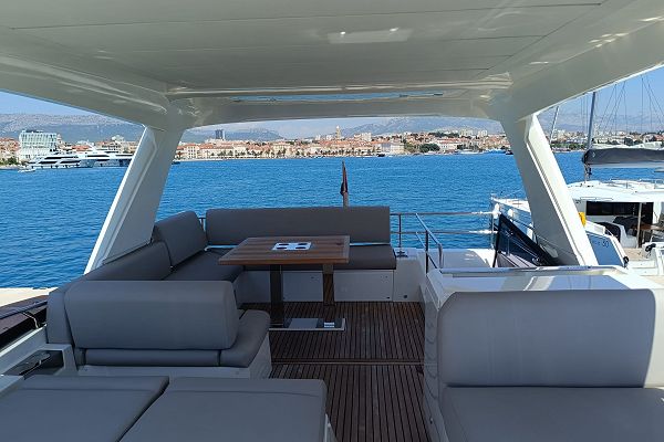 Prestige 590 Fly - Tereza - 8