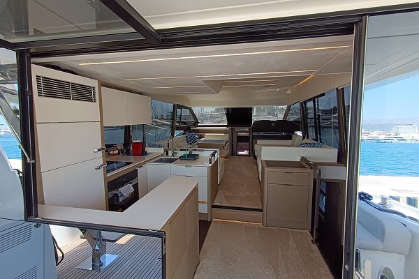 Prestige 590 Fly - Tereza - 5