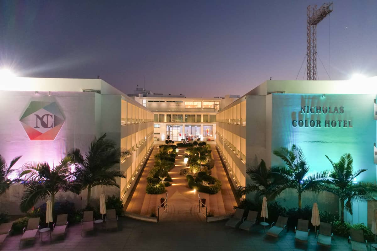 Hotel Nicholas Color