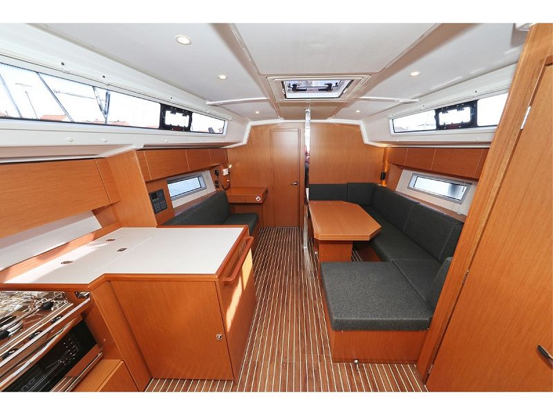 Bavaria C42 - Summertime - 4